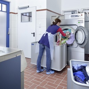 Nên Lựa Chọn Hóa Chất Giặt Là Công Nghiệp Như Thế Nào Để Đảm Bảo An Toàn?