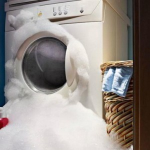 Nước giặt NHIỀU BỌT hay ÍT BỌT thì tốt hơn?