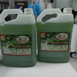 Nước Lau Sàn Giá Rẻ Kemly: Bí Quyết Cho Sàn Nhà Sạch Bóng, Thơm Mát