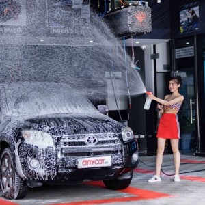 Dung dịch rửa xe không chạm và bột rửa xe không chạm khác nhau chỗ nào