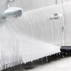 Nên dùng bột rửa xe không chạm hay nước rửa xe không chạm tốt hơn cho dịch vụ rửa xe?